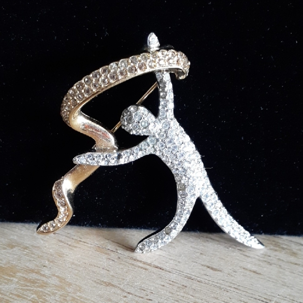 Swarovski Crystal Swan Stamped Brooch RR113